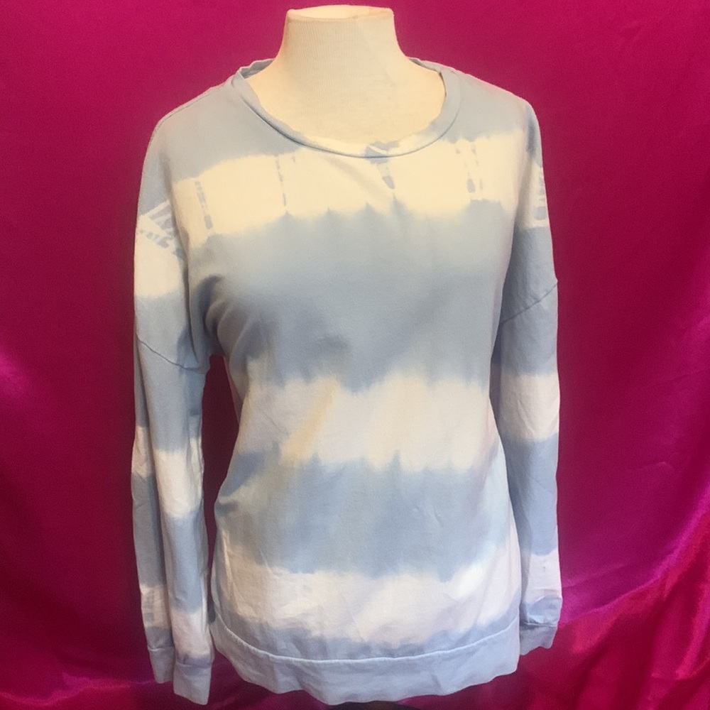 Super bag “one size fit all” blue tie-dye sweater. Super soft and thin m…